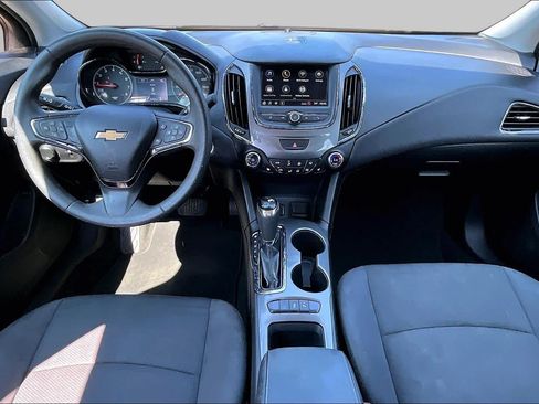 Used 2019 Chevrolet Cruze LT w/ Convenience Package FWD image 16