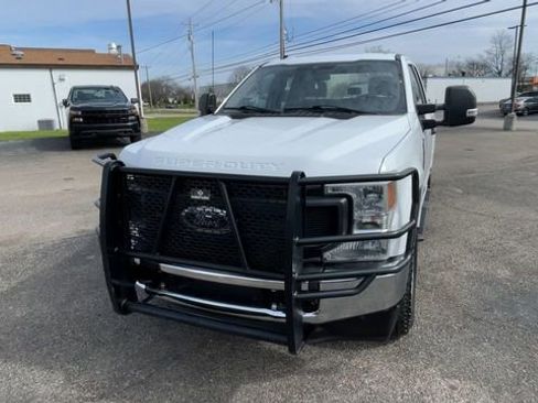 Used 2022 Ford F250 XL w/ Power Equipment Group image 5