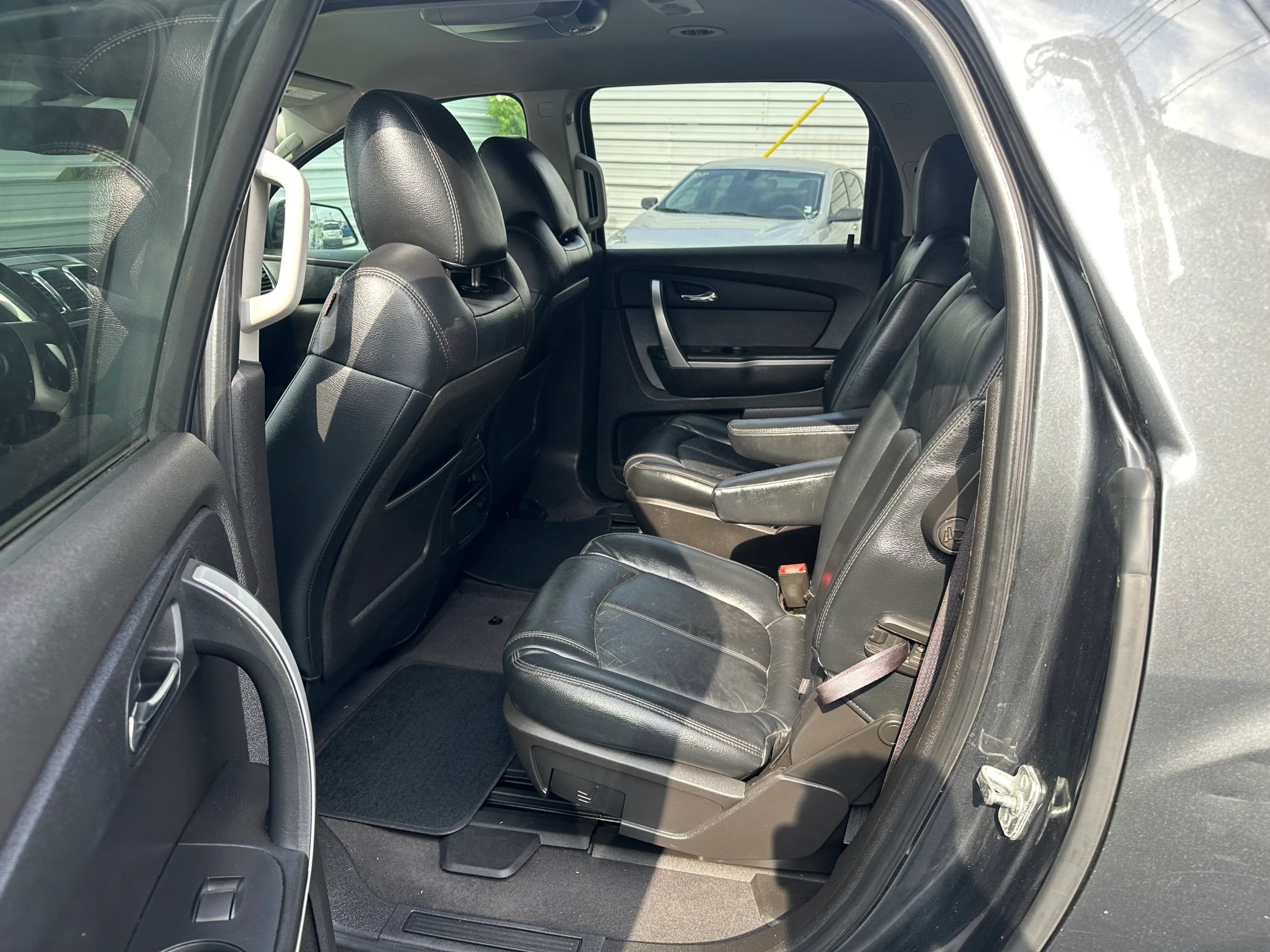 Used 2012 GMC Acadia SLE w/ LPO, 'HIT The Road' Package FWD image 11