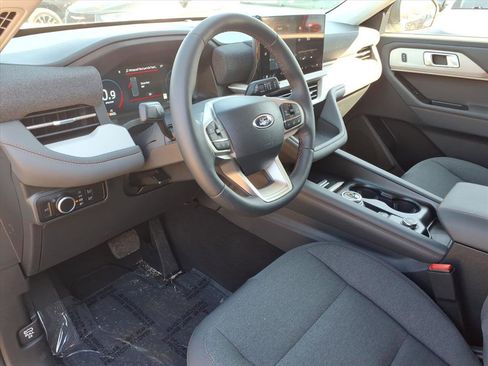 Used 2025 Ford Explorer Active image 20