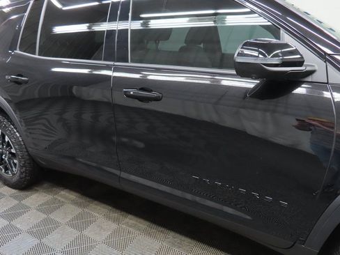 Used 2025 Chevrolet Traverse Z71 image 35