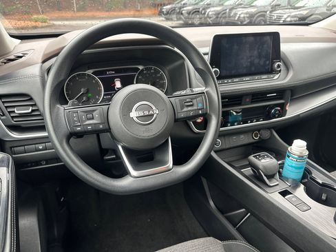 Used 2023 Nissan Rogue SV image 22