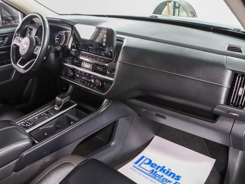 Used 2022 Nissan Pathfinder SL image 27