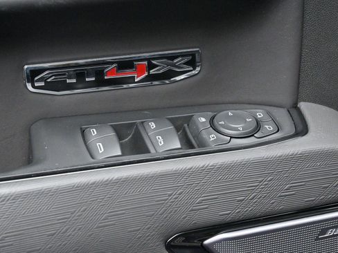 Used 2024 GMC Sierra 1500 AT4X image 11