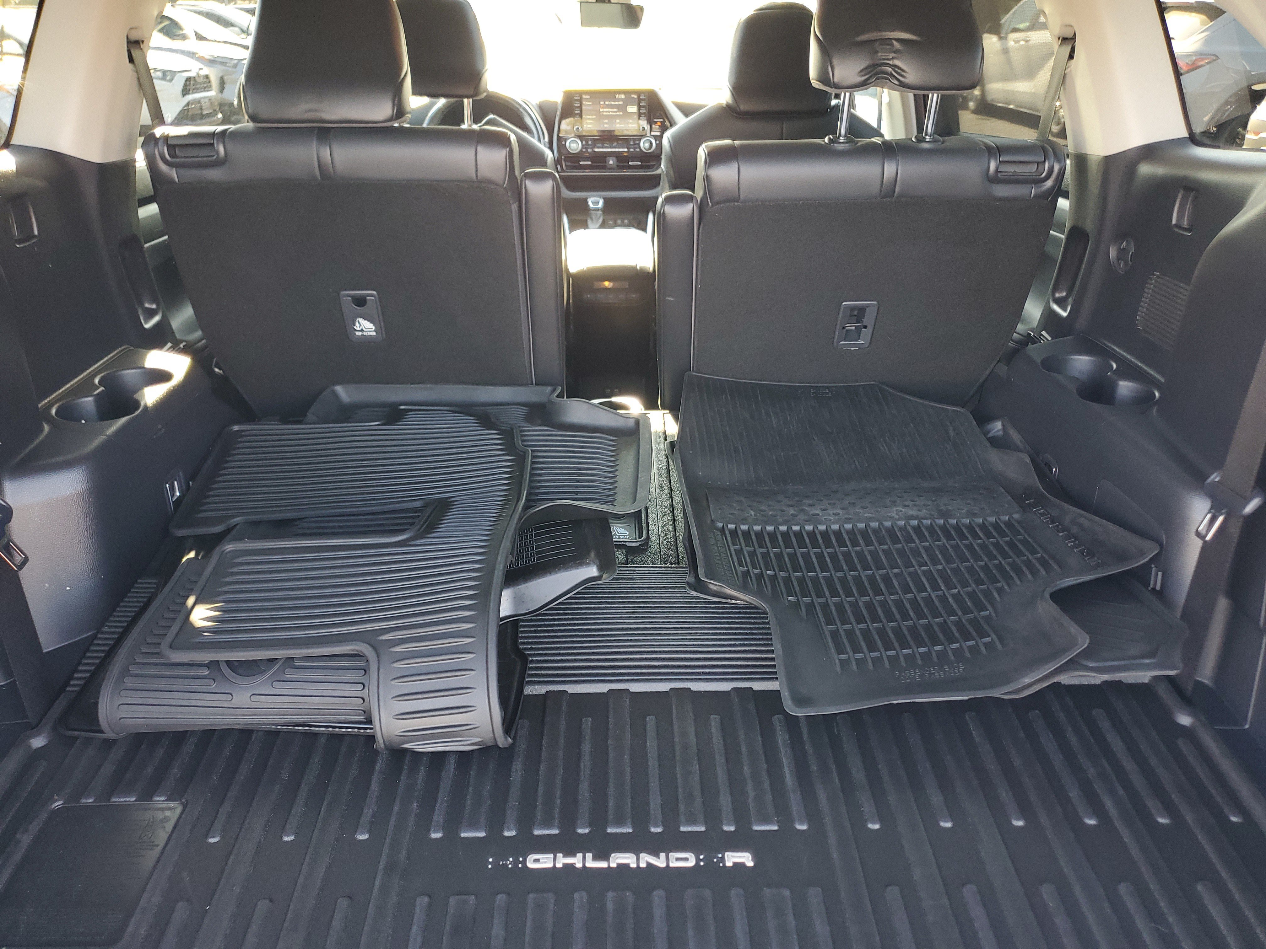 Certified 2021 Toyota Highlander XLE AWD/4WD image 9