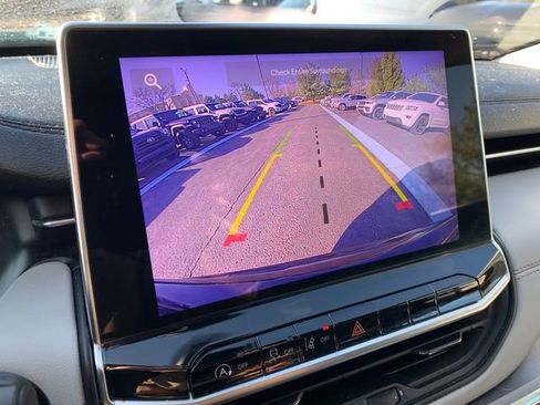 Used 2022 Jeep Compass Limited image 26