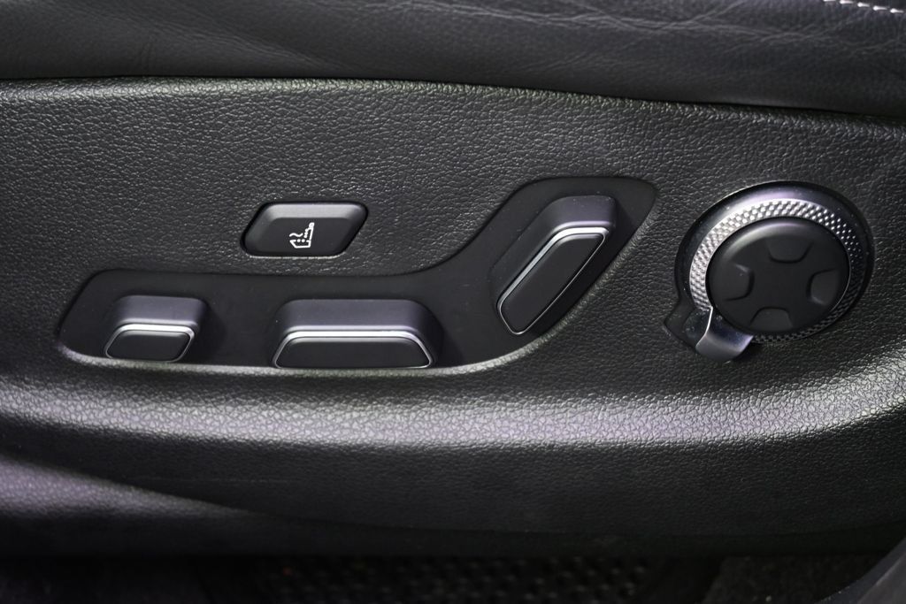 Used 2024 Genesis GV70 2.5T w/ Sport Prestige Package AWD/4WD image 14