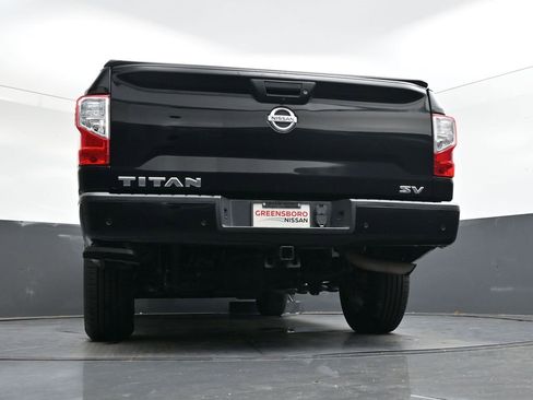 Used 2021 Nissan Titan SV w/ SV Convenience Package image 29