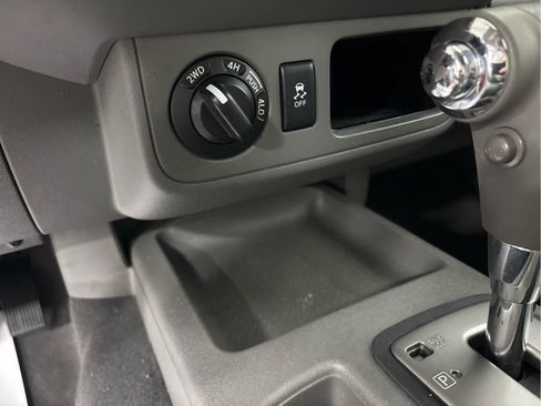 Used 2019 Nissan Frontier SV image 19