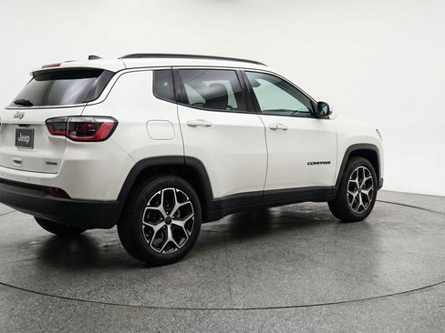 Used 2025 Jeep Compass Limited AWD/4WD image 9