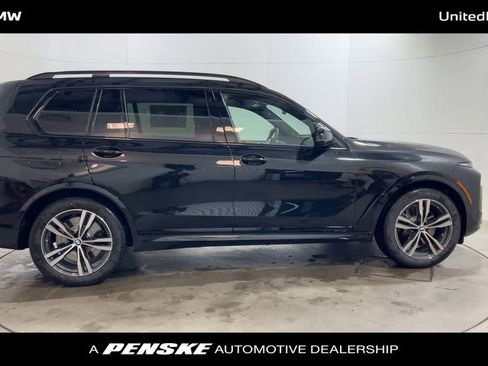 Used 2026 BMW X7 M60i image 9
