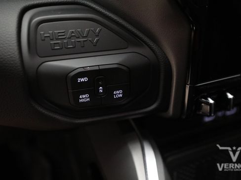 New 2026 RAM 2500 Laramie AWD/4WD image 22
