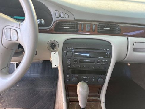 Used 1999 Cadillac Seville SLS w/ Convenience Pkg image 16