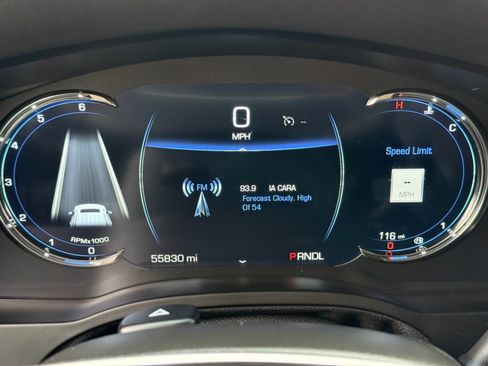 Used 2018 Cadillac Escalade Platinum image 24