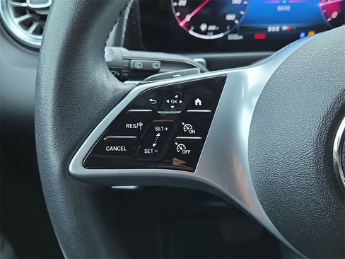 Certified 2025 Mercedes-Benz GLB 250 4MATIC image 21