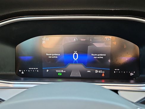 Certified 2025 Volkswagen Taos SE image 18