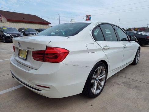 Used 2018 BMW 330i Sedan w/ Convenience Package RWD image 4