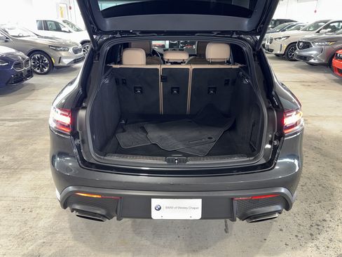 Used 2025 Porsche Macan AWD/4WD image 13