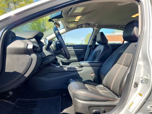 Used 2023 Nissan Altima 2.5 SR FWD image 14