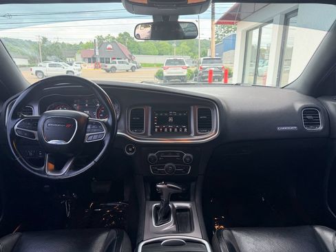 Used 2021 Dodge Charger SXT w/ Leather Interior Group RWD image 18