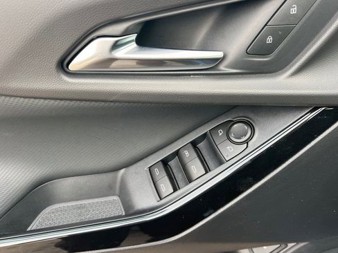 New 2026 Chevrolet Equinox LT w/ Convenience Package II image 8