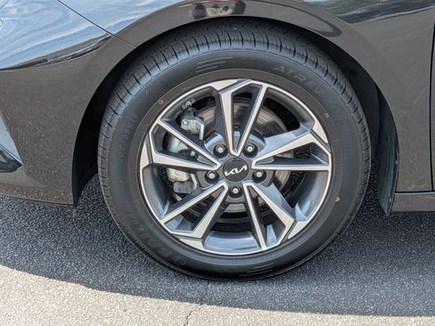 Used 2024 Kia Forte LXS FWD image 10