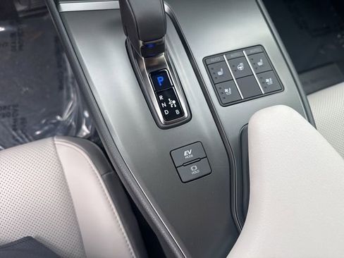 Used 2025 Lexus UX 300h AWD image 26