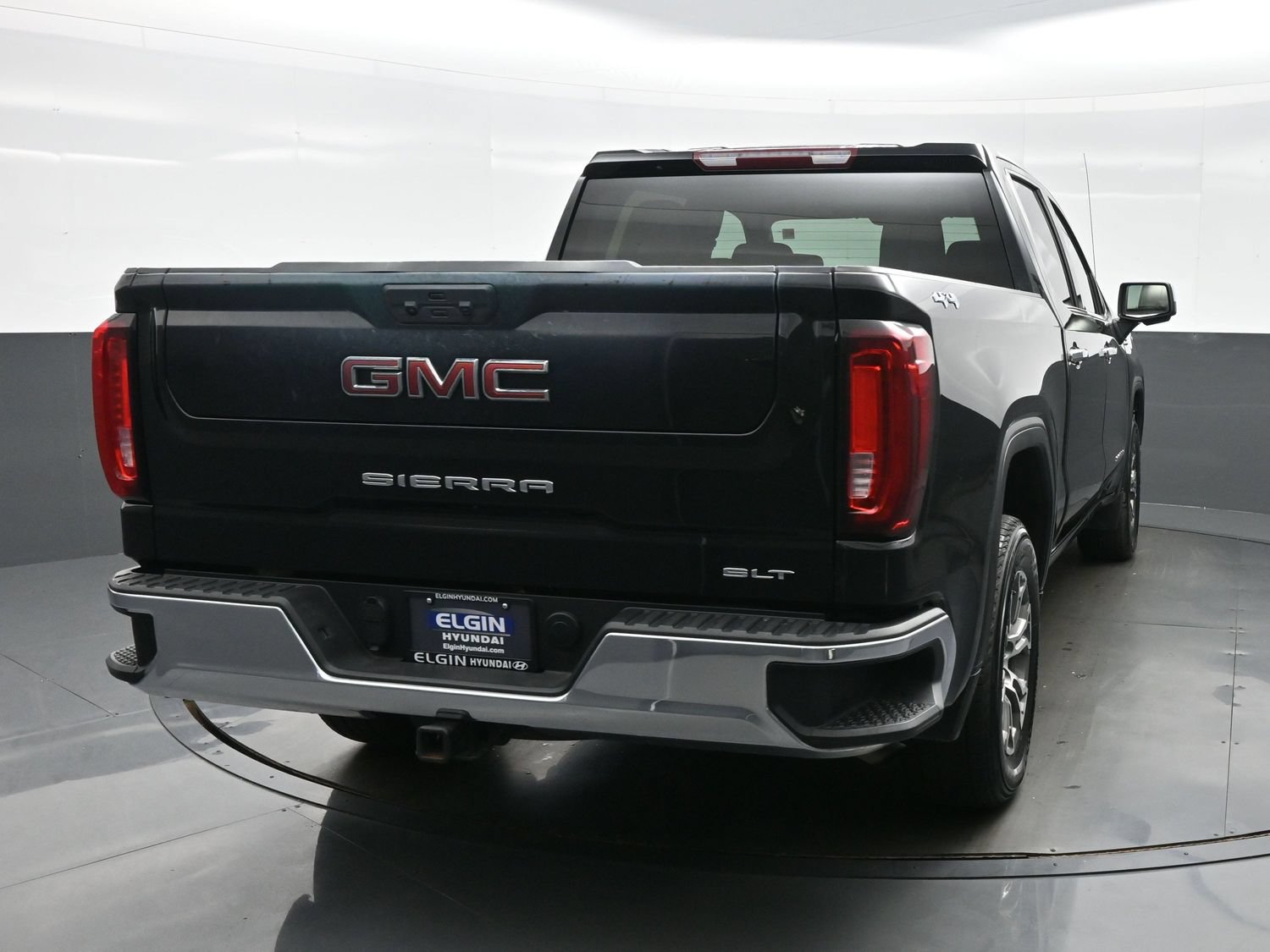Used 2025 GMC Sierra 1500 SLT AWD/4WD image 5