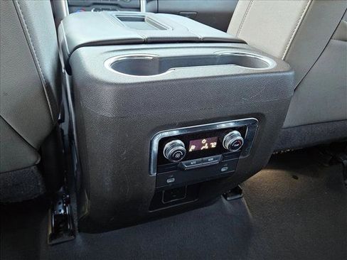 Used 2023 GMC Yukon SLT image 17