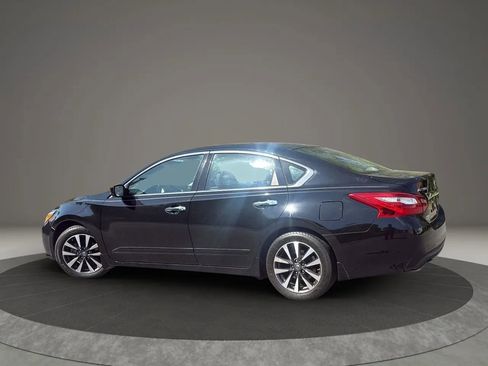 Used 2017 Nissan Altima 2.5 SV FWD image 4