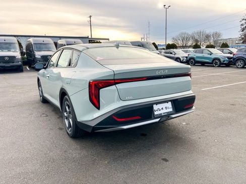 New 2025 Kia K4 LXS image 10