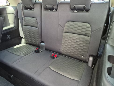 Used 2024 Nissan Pathfinder SV FWD image 30