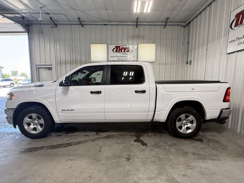 Used 2025 RAM 1500 Big Horn AWD/4WD image 12
