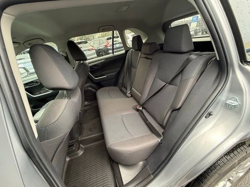 Used 2023 Toyota RAV4 LE image 17