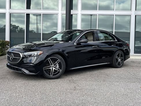 New 2026 Mercedes-Benz E 350 4MATIC Sedan image 2