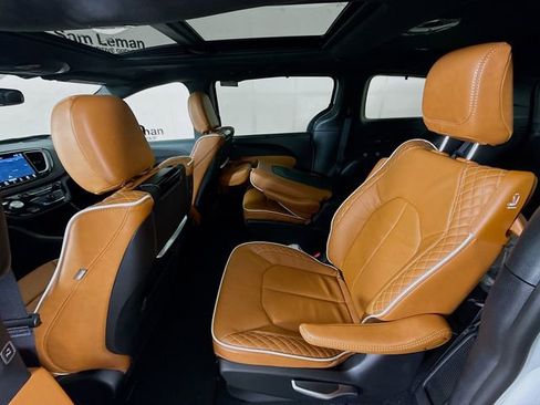 New 2026 Chrysler Pacifica Pinnacle w/ Trailer Tow Group image 25