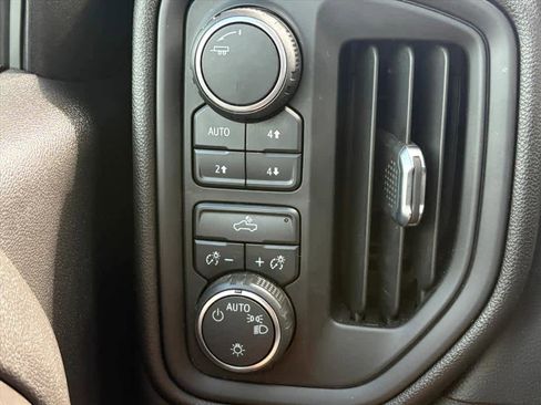 Used 2021 Chevrolet Silverado 1500 Custom Trail Boss w/ LPO, Dark Essentials Package image 17