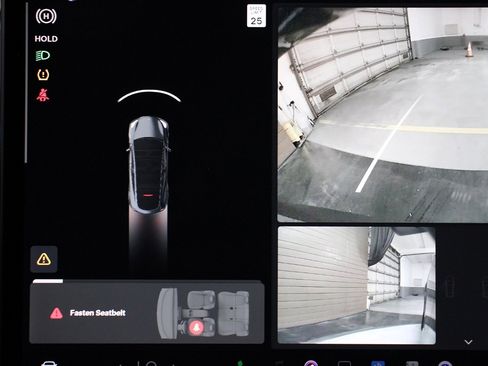 Used 2022 Tesla Model Y Long Range image 22