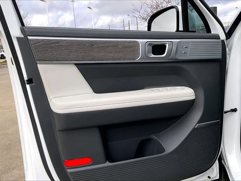 Used 2025 Hyundai Santa Fe Calligraphy image 19