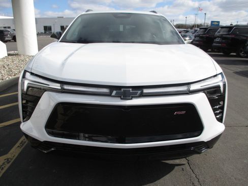 Used 2024 Chevrolet Blazer EV RS image 8