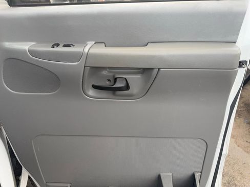 Used 2007 Ford E-250 and Econoline 250 Extended image 13