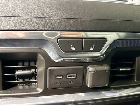 Used 2019 Chevrolet Silverado 1500 LTZ image 27