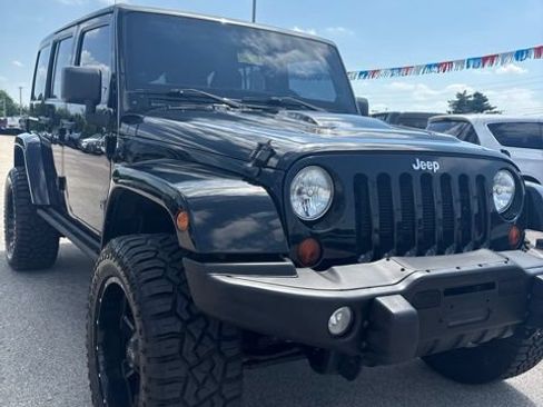 Used 2012 Jeep Wrangler Unlimited Rubicon AWD/4WD image 14