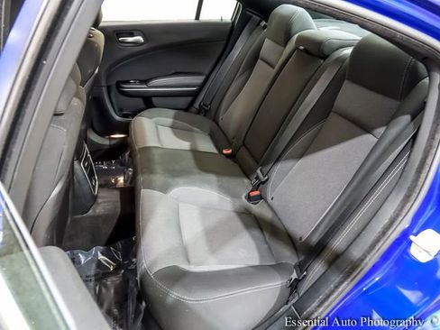 Used 2018 Dodge Charger SXT RWD image 12