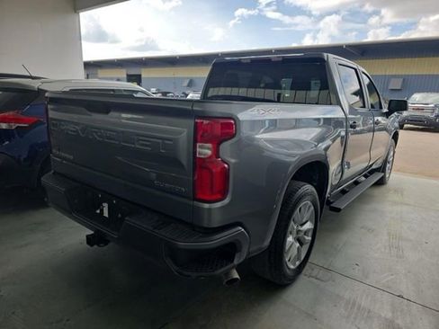 Used 2020 Chevrolet Silverado 1500 Custom w/ Custom Value Package AWD/4WD image 3