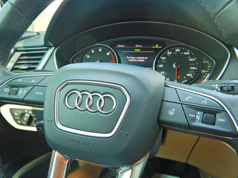 Used 2023 Audi Q5 2.0T Premium w/ Convenience Package AWD/4WD image 19