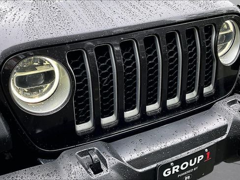 Used 2020 Jeep Gladiator Overland w/ Popular Equipment Package AWD/4WD image 28