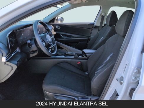 Used 2024 Hyundai Elantra SEL image 14