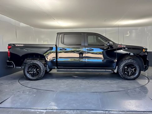 Used 2019 Chevrolet Silverado 1500 LT Trail Boss AWD/4WD image 2