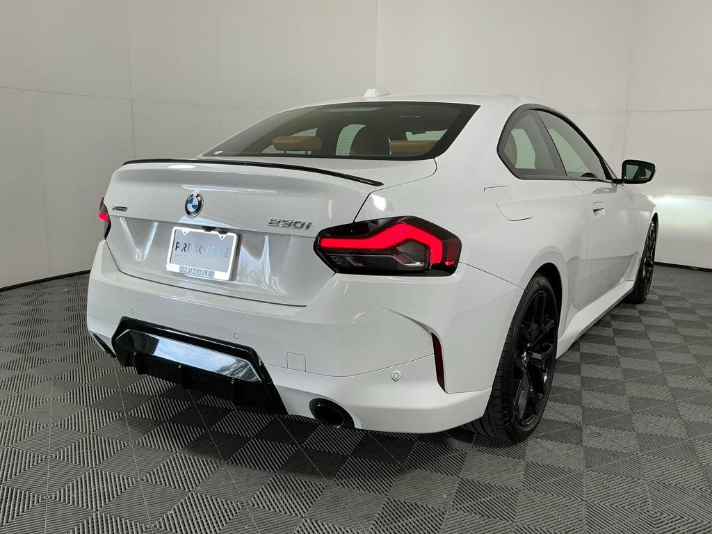 Certified 2025 BMW 230i xDrive Coupe w/ M Sport Package AWD/4WD image 5